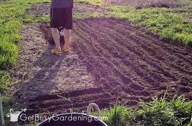 How to prepare a raised garden bed for vegetables. How To Prepare A Garden Bed For Planting Vegetables Get Busy Gardening