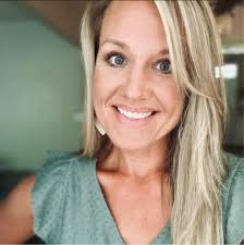 This bunk bed with closing doors create an instant hideout for kids or an  escape for adults looking to hide from their kids. 🤣 I renovated a former  closet to create these