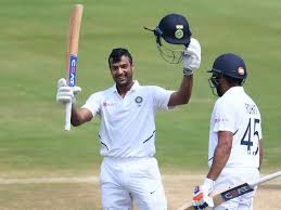 Mayank agarwal hit on the head off a siraj bouncer in nets. 1st Test Day 2 Mayank Agarwal Smashes Maiden Century On His Home Test Debut Cricket News
