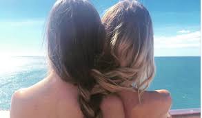 3:42 animatricestv and celebs 28 085 просмотров. Iris Mittenaere Miss Univers En Couple Avec Camille Cerf La Rumeur Enfle Photos