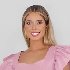 After, holding some space from an exciting week, it is time to announce  that I have not only received my hood but I've also graduated from the  University of Tampa with my