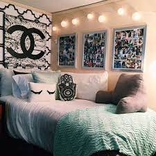 10 Ways To Make Your Dorm Room Feel Like Home Girls Dorm Room Dorm Room Decor Dorm Room Wall Decor