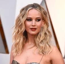 Find the perfect jennifer lawrence stock photos and editorial news pictures from getty images. Fast Food Und Top Figur Danke Jennifer Lawrence Fur Diese Hollywood Wahrheit Welt