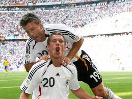 So bejubelte lukas podolski deutschlands siegtreffer gegen schweden. Wm 2006 Deutschland Schweden 2 0 Doppelpack Lukas Podolski