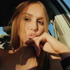 Marissa Darnell (@darnell_marissa)