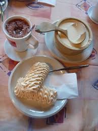 Les Meringues La Double Creme De La Gruyere Une Tuerie Swiss Meringue Le Gruyere Et Suisse