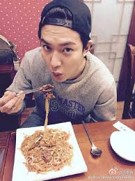 Lee Min Ho Eats Rice Noodle Dish After Fan Recommendation Lee Min Lee Min Ho Minho