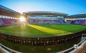 Expect to pay between 1,500 ft for a seat behind the goal and 3,500 ft for a. Sostoi Stadion Atadasa