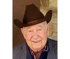 Amanda Theiss's Instagram, Twitter & Facebook