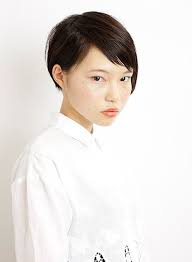 ボリュームダウン効果あり おしゃれなツーブロック ベリーショート mery メリー 日本のヘアカット ツーブロック 女性 ツーブロック 女子