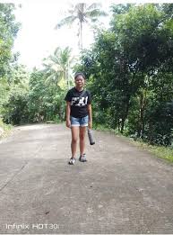 flexing my iphone na regalo sakin ni mama, hahaha inggit na naman yung mga  taong walang pambili ng iphone, e kayo? mga android user lang, poor walang  pambili ng iphone, pano na