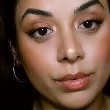 Gloria Longo's Instagram, Twitter & Facebook