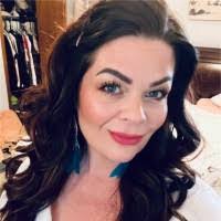 Lora Shaw's Instagram, Twitter & Facebook