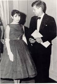 A Young Nancy Pelosi Posing With President Kennedy On His Inauguration Day John F Kennedy Profiles In Courage Jfk