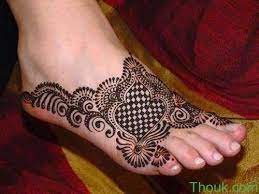 Motif henna pengantin simple dan cantik. 13 Inspirasi Henna Kaki Yang Menawan Hati Demi Sucinya Pernikahanmu Nanti