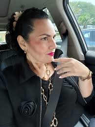 ıllıllı isabel falcon ıllıllı 的Instagram photo • Oct 18, 2024 at 8:24 PM