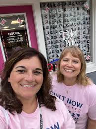 Visit to Tickled Pink Fabric Shop in Pontiac during Illinois Shop Hop