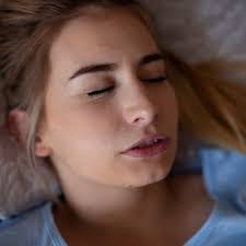 Afaf Tahir's Instagram, Twitter & Facebook