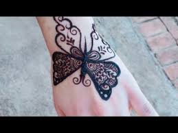Capturing their beauty and vivid coloring in an artwork is something most artists would love to do, be it a painter or an embroiderer. Tasmim Blog Step By Step Easy Simple Butterfly Henna Designs