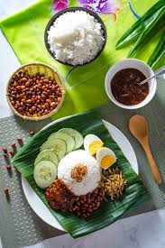 Resepi nasi lemak ayam rendang untuk sarapan, sedap, mudah dan simple. Malaysian Nasi Lemak Wok Skillet