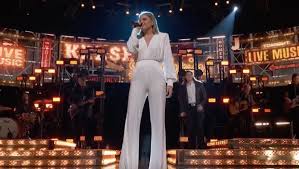 The finale episode has made many fans curious about what does the voice winner get once they win the season. Qsn 1wf7yddxvm