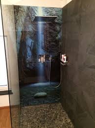 Die Alternative Zur Wandfliese In Dusche Und Bad Bedruckte Ruckwande Aus Alu Verbund Acryl Oder Glas Von Duschruckwand Kleines Badezimmer Umgestalten Dusche