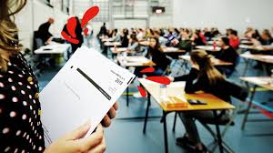 See 8 authoritative translations of examen in english with example sentences, phrases and audio pronunciations. De Examens Van 2020 Blijven Voorlopig Achter Slot En Grendel Nos