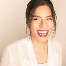 Anna Hoge's Instagram, Twitter & Facebook