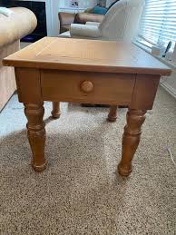 Make an offer on the perfect piece today! Broyhill Coffee Table And End Tables The Woodlands Texas Furniture For Sale Coffee Entry End Tables Classifieds On Woodlands Online