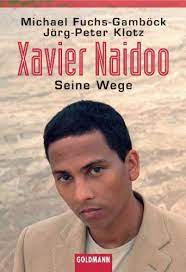chorus: junge und wie du wieder aussiehst löcher in der hose und ständig dieser lärm was sollen die nachbarn sagen und dann noch deine haare da fehlen mir die worte, musst du die denn färben? Xavier Naidoo Seine Wege Amazon De Fuchs Gambock Michael Klotz Jorg Peter Bucher