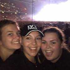 Jennifer Lorentzen's Instagram, Twitter & Facebook