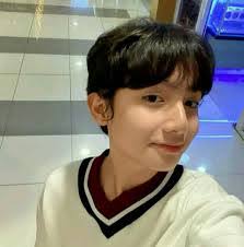 Isha Gonzalez's Instagram, Twitter & Facebook