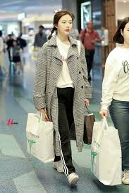 Pin By Mairah Umar On Cute Outfits Red Velvet Joy Velvet Fashion Kpop Fashion