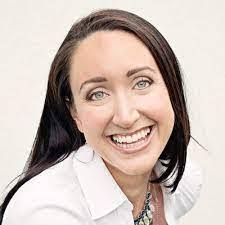 Jen Oliver's Instagram, Twitter & Facebook