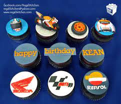 Motogp Honda Repsol Cupcakes For Kean The Regali Kitchen Cupcakes Motorcycle Cake Creative Cupcakes