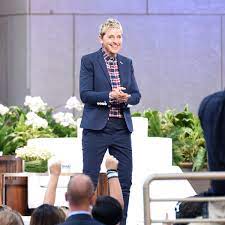 Born january 26, 1958) is an american comedian, television host, actress, writer, and producer. Ellen Degeneres Denies Marriage Troubles After Moving In With Courteney Cox Mirror Online