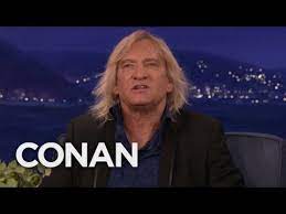 The son of adam and agnes belushi, john has 3 siblings: That Time Joe Walsh John Belushi Trashed A Penthouse Conan On Tbs Youtube