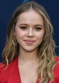 Amber Leroux's Instagram, Twitter & Facebook