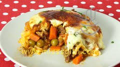 Patlıcan dilimlerini çok yumuşamalarına izin vermeden güzelce kızartın ve fazla yağlarını kağıt havluyla alın. Evde Kolayca Hazirlayip Yapabileceginiz Efsane Kebap Tarifleri Misssgibi