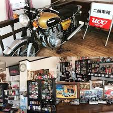 鹿児島の鹿屋市にある二輪車館っていう喫茶店はバイク好きならぜひ行ってほしいね バイクやバイク関係のフィギュアやステッカーが所狭しと並んでいてマスターの バイク愛を感じるね 食べられるパフェとかは普通のパフェだけど 笑 鹿児島 カフェ release 2020