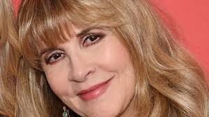 Rock legend Stevie Nicks battling rarer version of macular degeneration