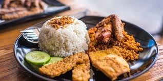 Resep nasi uduk betawi ini bisa dibuat dengan mencuci beras sampai bersih terlebih dahulu. 8 Cara Membuat Nasi Uduk Yang Gurih Enak Dan Sederhana Kapanlagi Com