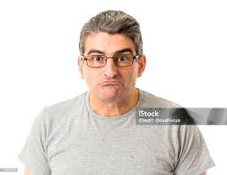 Potret 40an Pria Aneh Dan Kutu Buku Pada Kacamata Dalam Ekspresi Wajah  Konyol Dan Bodoh Konyol Melihat Kamera Terisolasi Pada Latar Belakang Putih  Dalam Konsep Aneh Dan Idiot Foto Stok