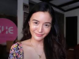 Actress kris bernal has quite an interesting mindset when buying expensive designer pieces. Kris Bernal Films A Makeup Tutorial Featuring Her She Cosmetics Cushion