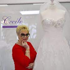 Die „grande dame hat sogar schon eine prinzessin im oman für ihre märchenhochzeit eingekleidet. De Luxe By Cecile Maritta Emser Einladung Zur Prasentation Der Brautmode 2020 Facebook