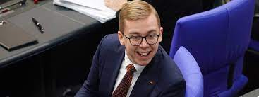 Philipp amthor steht in der kritik. Jetzt Auch Katholisch Philipp Amthor Liess Sich Taufen