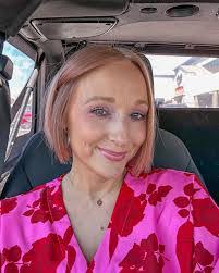 Yvonne Walls's Instagram, Twitter & Facebook