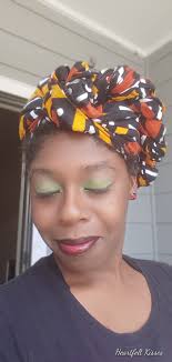 Hi everyone! ✨ I'd love to make new friends!! I have 2 younger girls (6,2)  I'm married and live in Glendale! I'm 29 and love to go out to eat, drink,  play