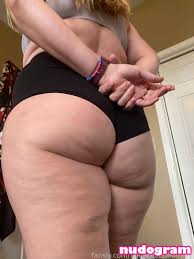 TheSoccerMommy  https:  soccermommyband Фото утечки OnlyFans обнаженная  №33 - Nudogram v2.1