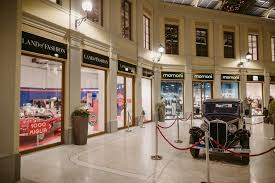 L'outlet village franciacorta sorge a rodengo saiano, in provincia di brescia. 1000 Miglia Experience Al Franciacorta Outlet Village Qualitytravel It